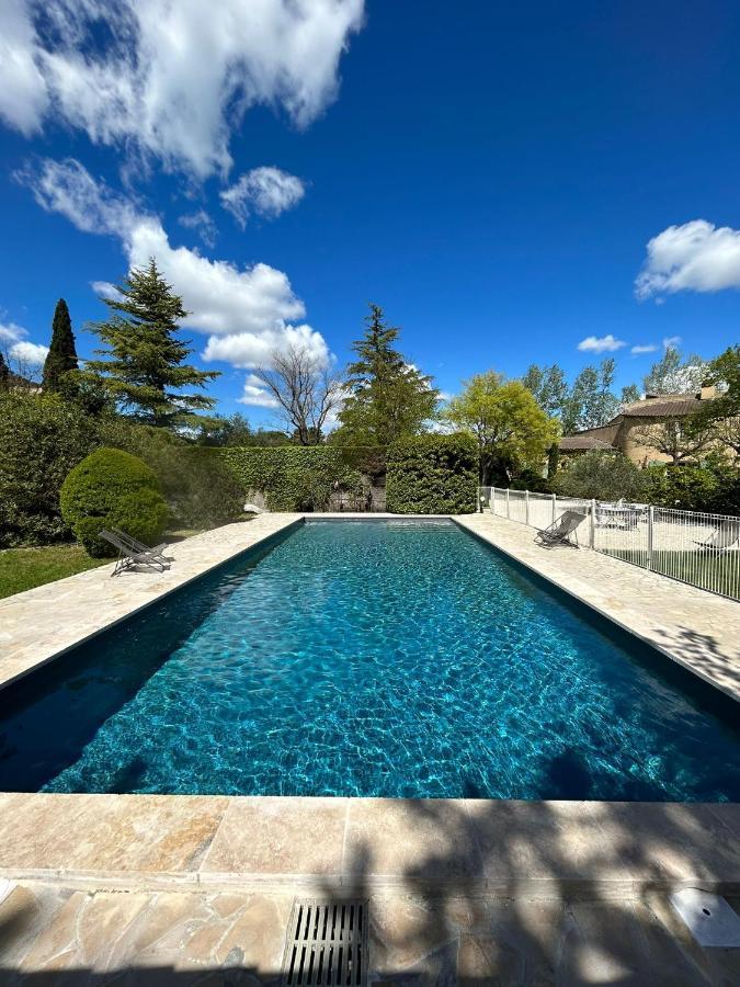 Logis Hotel Castel Mouisson Barbentane Exterior photo